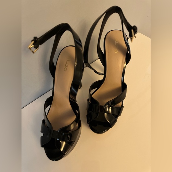 Also high heel plate from sandals. - Picture 6 of 12